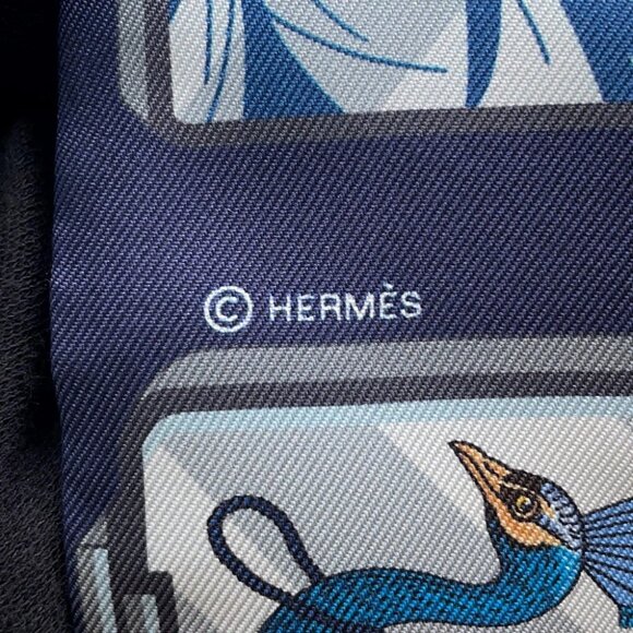 HERMES Twilly HERMES STORY Silk100% Marine/Grease/Gold 063875S - Picture 5 of 7